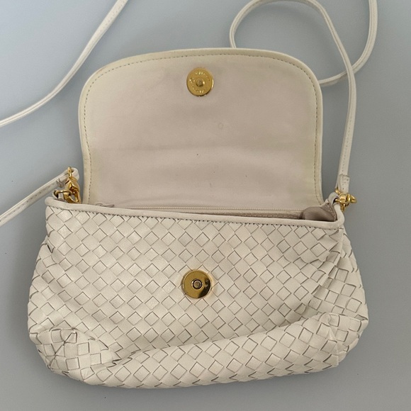 leather white Woven Shoulder Bag - Picture 5 of 11